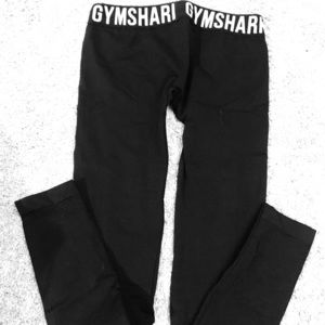 Gym shark leggings